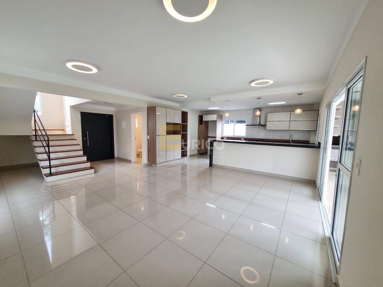 Casa em condomínio à venda no Condomínio Fiorella em Valinhos/SP: Cozinha integrada com sala de jantar e estar