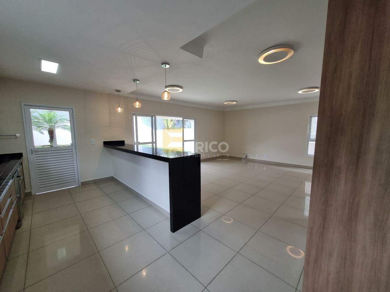 Casa em condomínio à venda no Condomínio Fiorella em Valinhos/SP: Sala de jantar integrada