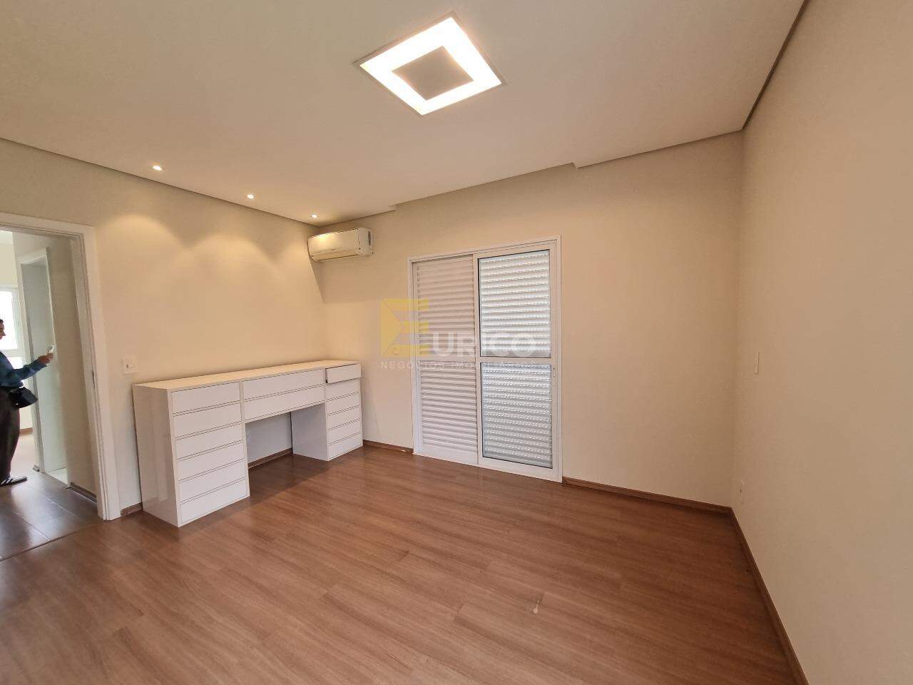 Casa em condomínio à venda no Condomínio Fiorella em Valinhos/SP: Suíte