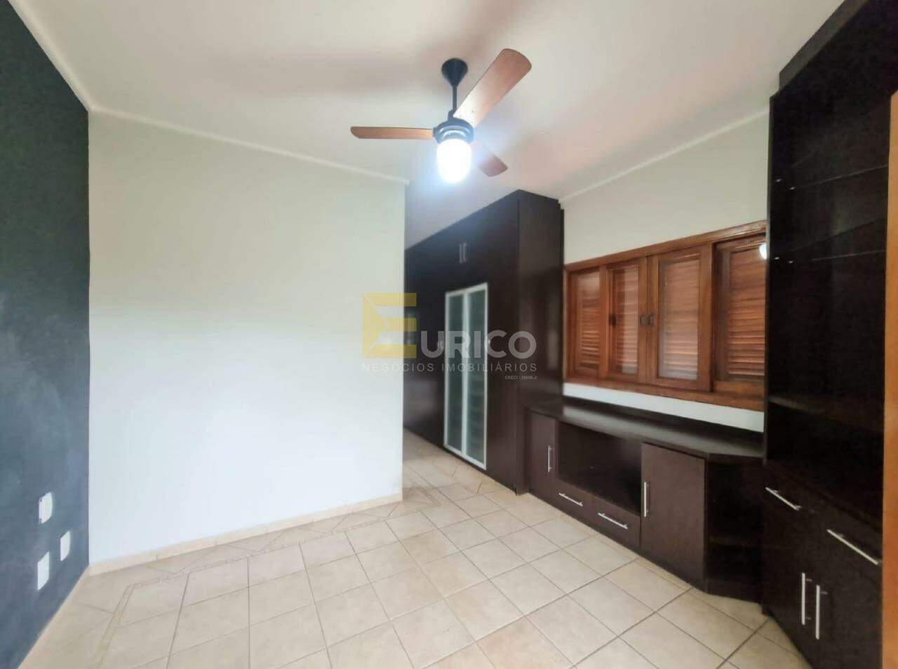 Casa em condomínio para aluguel no Condomínio Vivenda das Quaresmeiras em Valinhos/SP: