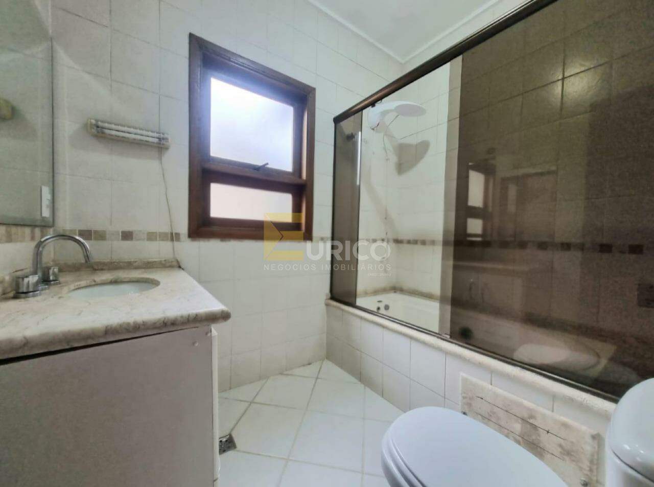 Casa em condomínio para aluguel no Condomínio Vivenda das Quaresmeiras em Valinhos/SP: