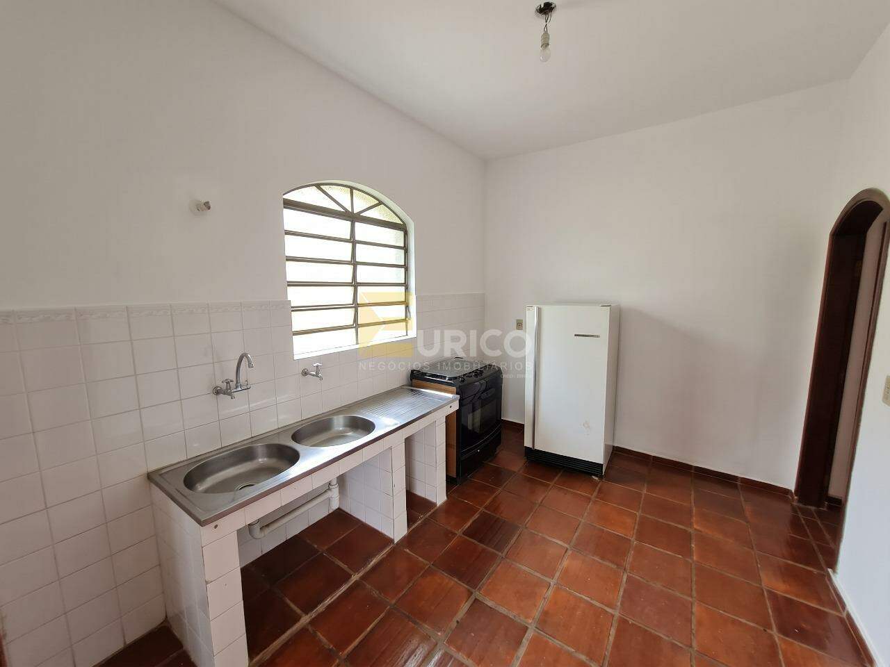 Chácara à venda no Parque Valinhos em Valinhos/SP: Cozinha Casa de Hóspedes