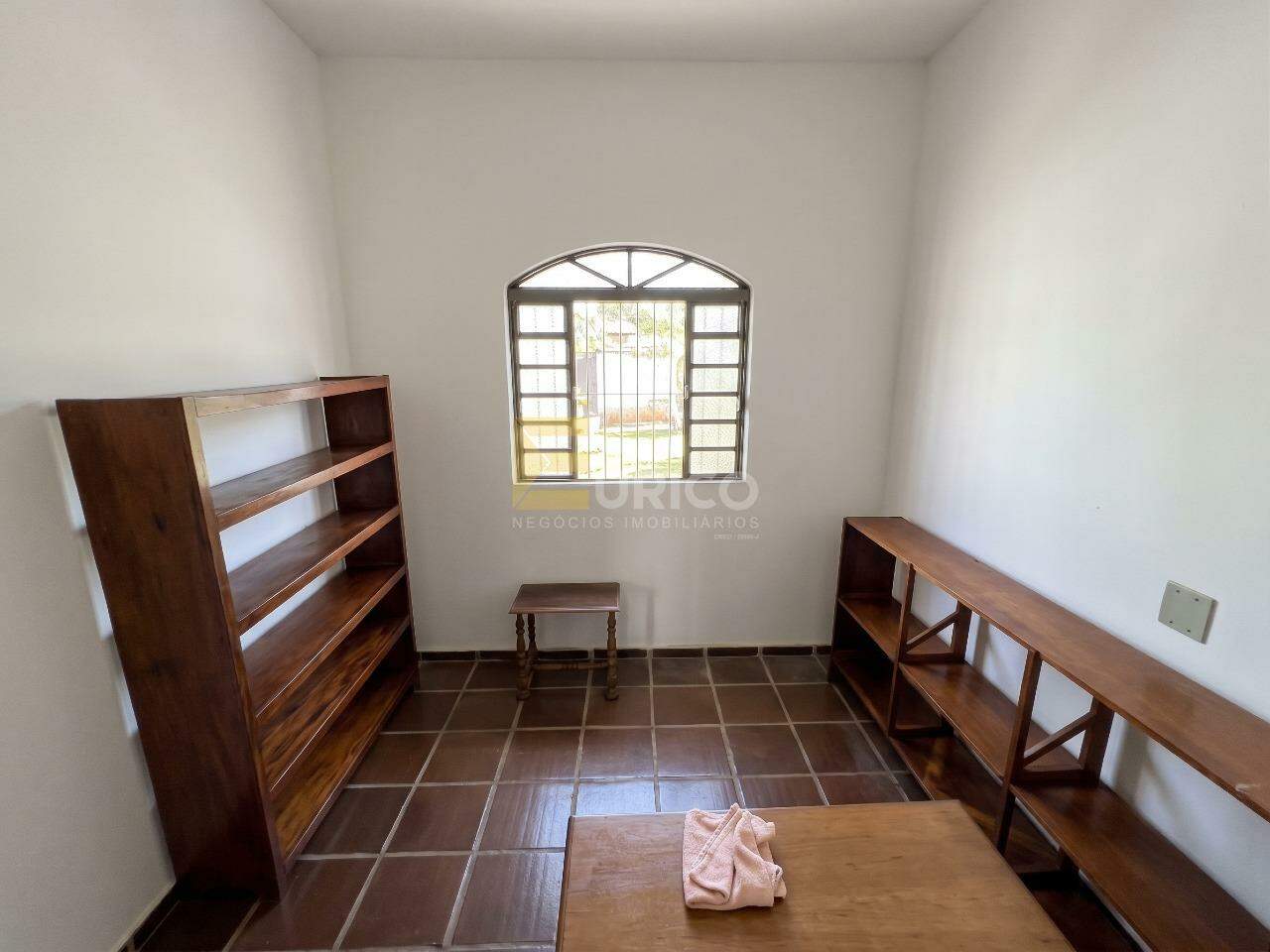 Chácara à venda no Parque Valinhos em Valinhos/SP: Sala Casa de Hóspedes