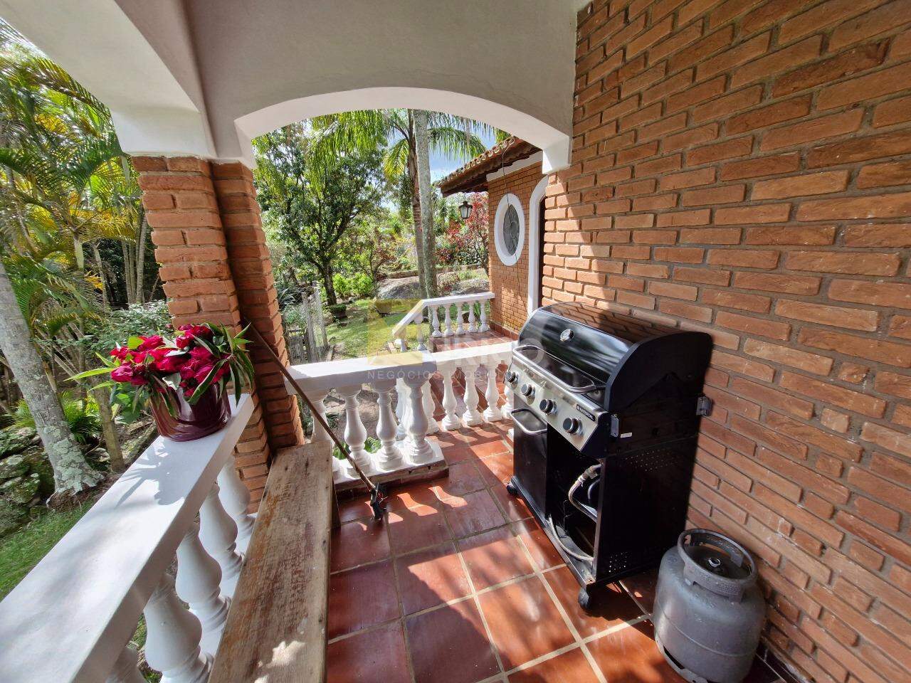 Chácara à venda no Parque Valinhos em Valinhos/SP: Churrasqueira e Espaço Gourmet