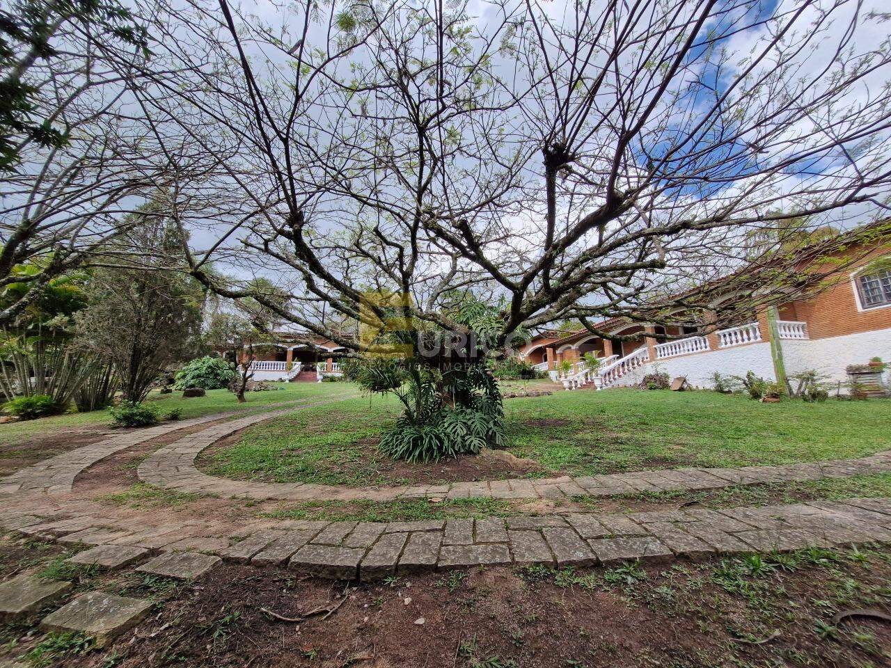 Chácara à venda no Parque Valinhos em Valinhos/SP: Jardim