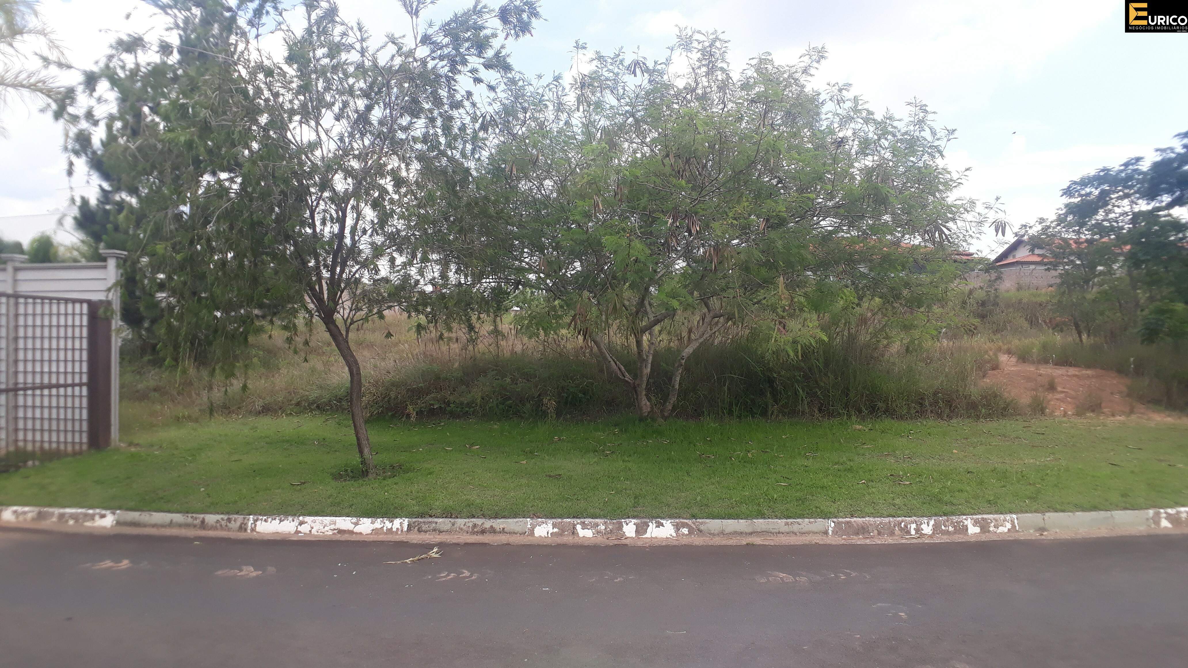 Terreno à venda no Pinheirinho em Vinhedo/SP: Foto 01