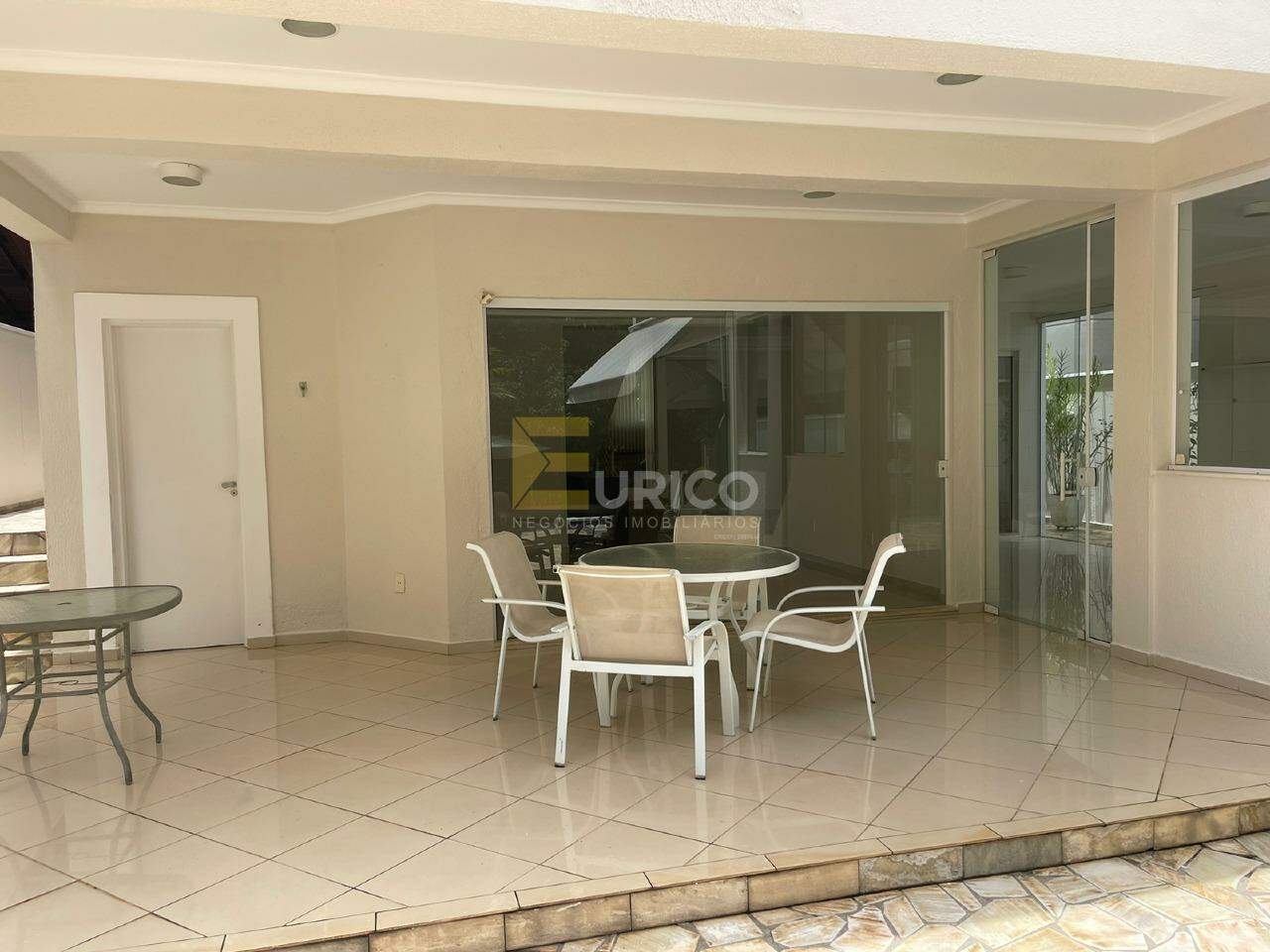 Casa em condomínio à venda no Condomínio Reserva Colonial em Valinhos/SP: 