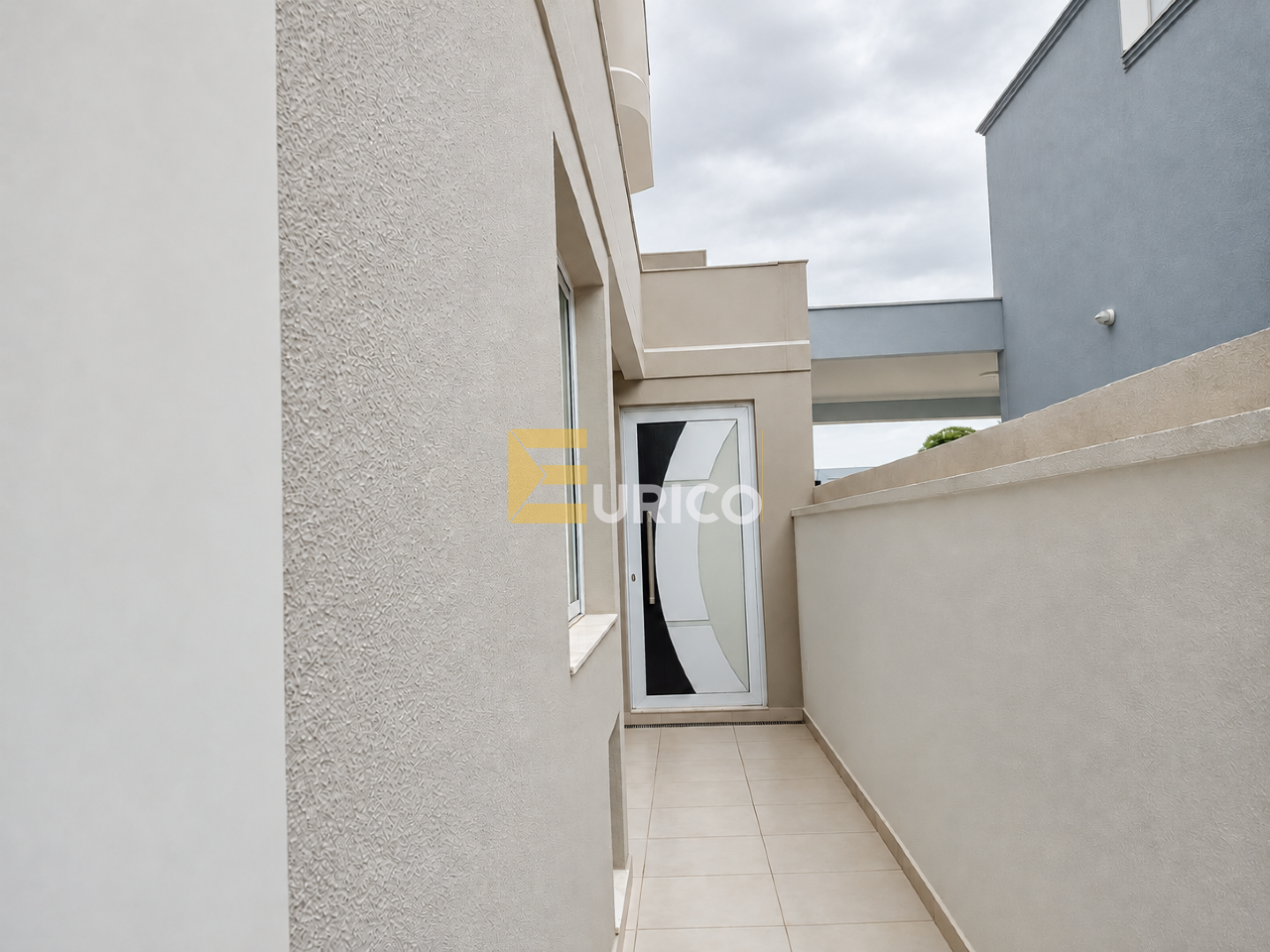 Casa em condomínio à venda no Morros em Sorocaba/SP: Corredor Lateral