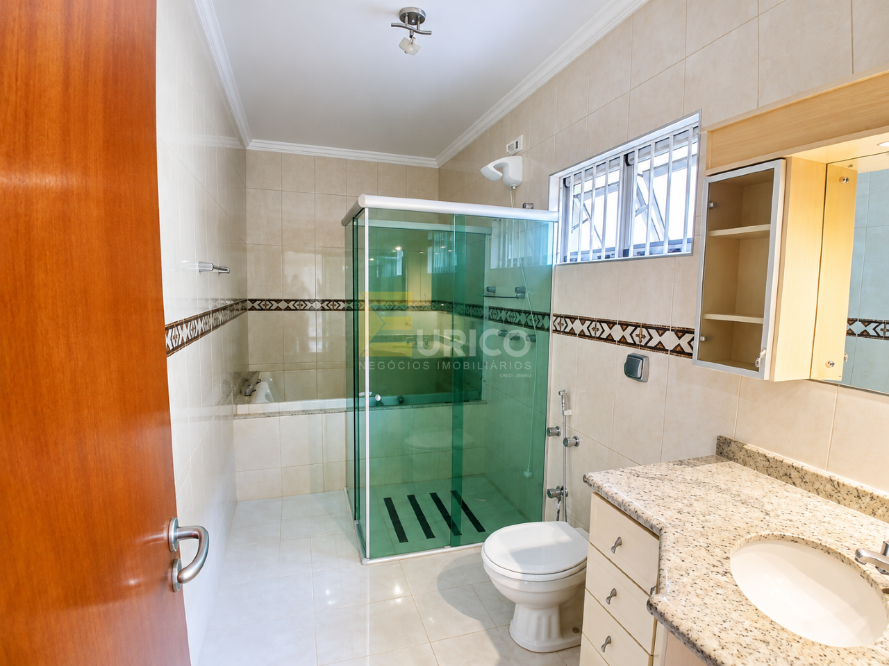 Casa à venda no JARDIM DAS VITÓRIAS RÉGIAS em Valinhos/SP: 