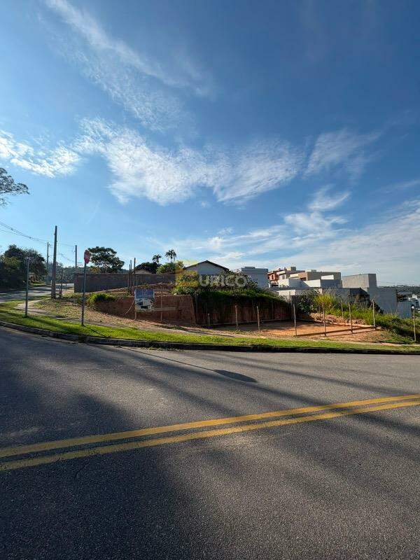 Terreno à venda no Bosque em Vinhedo/SP: 