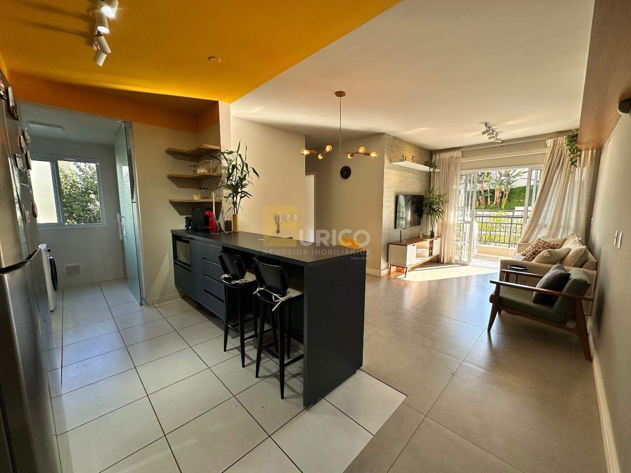Apartamento para aluguel no Condomínio Residencial Vila Canela em Vinhedo/SP: Vista da cozinha- sala de jantar e estar 