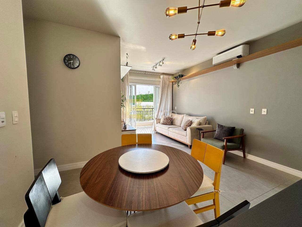 Apartamento para aluguel no Condomínio Residencial Vila Canela em Vinhedo/SP: Sala de jantar