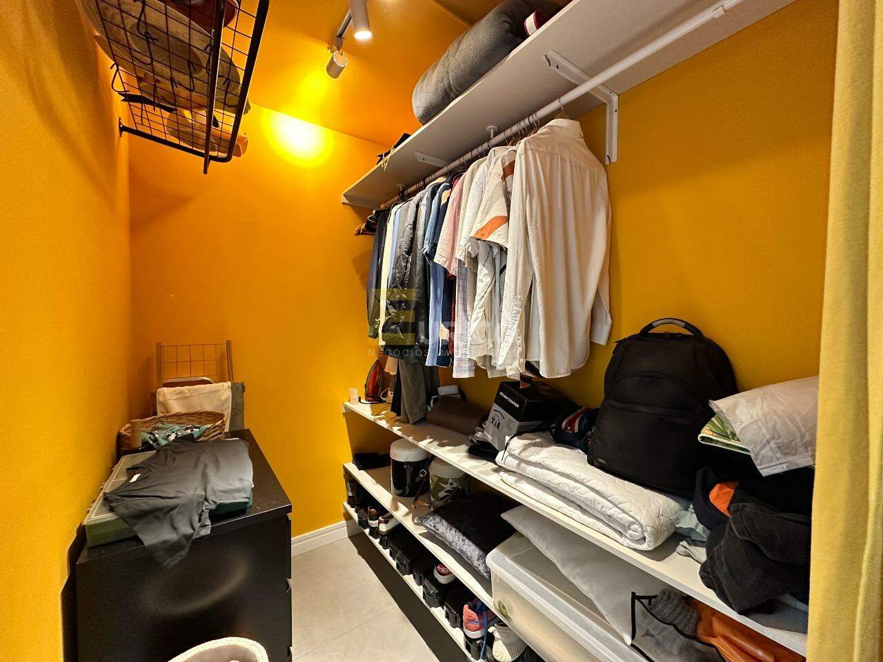 Apartamento para aluguel no Condomínio Residencial Vila Canela em Vinhedo/SP: Closet