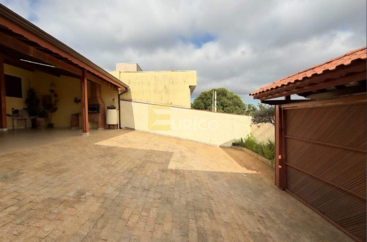 Casa à venda no PARQUE DAS COLINAS em Valinhos/SP: 