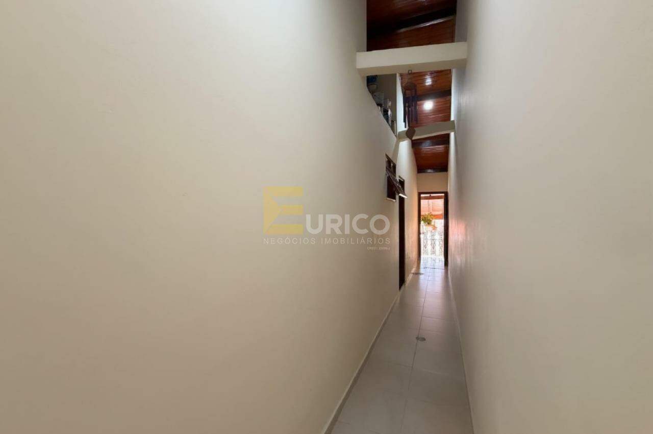 Casa à venda no PARQUE DAS COLINAS em Valinhos/SP: 