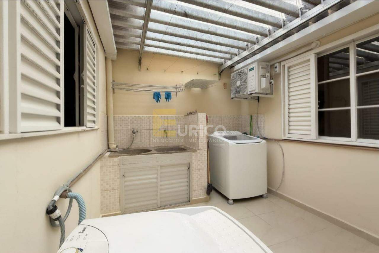 Casa à venda no PARQUE DAS COLINAS em Valinhos/SP: 