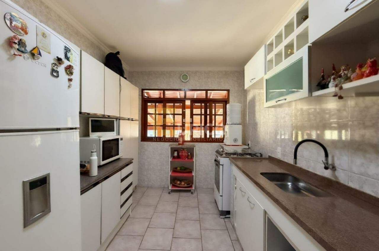 Casa à venda no PARQUE DAS COLINAS em Valinhos/SP: 