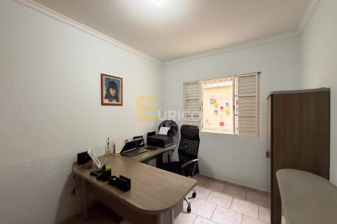 Casa à venda no PARQUE DAS COLINAS em Valinhos/SP: 