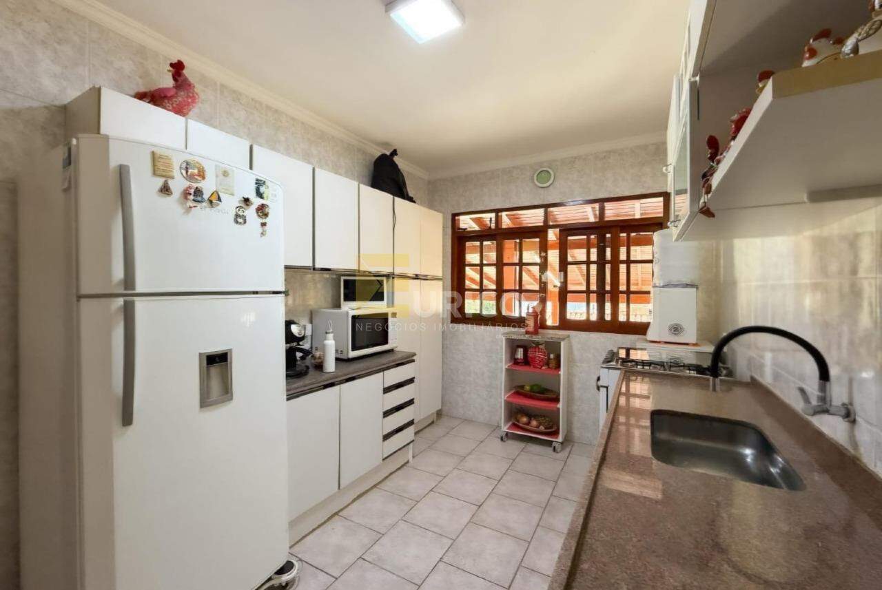 Casa à venda no PARQUE DAS COLINAS em Valinhos/SP: 