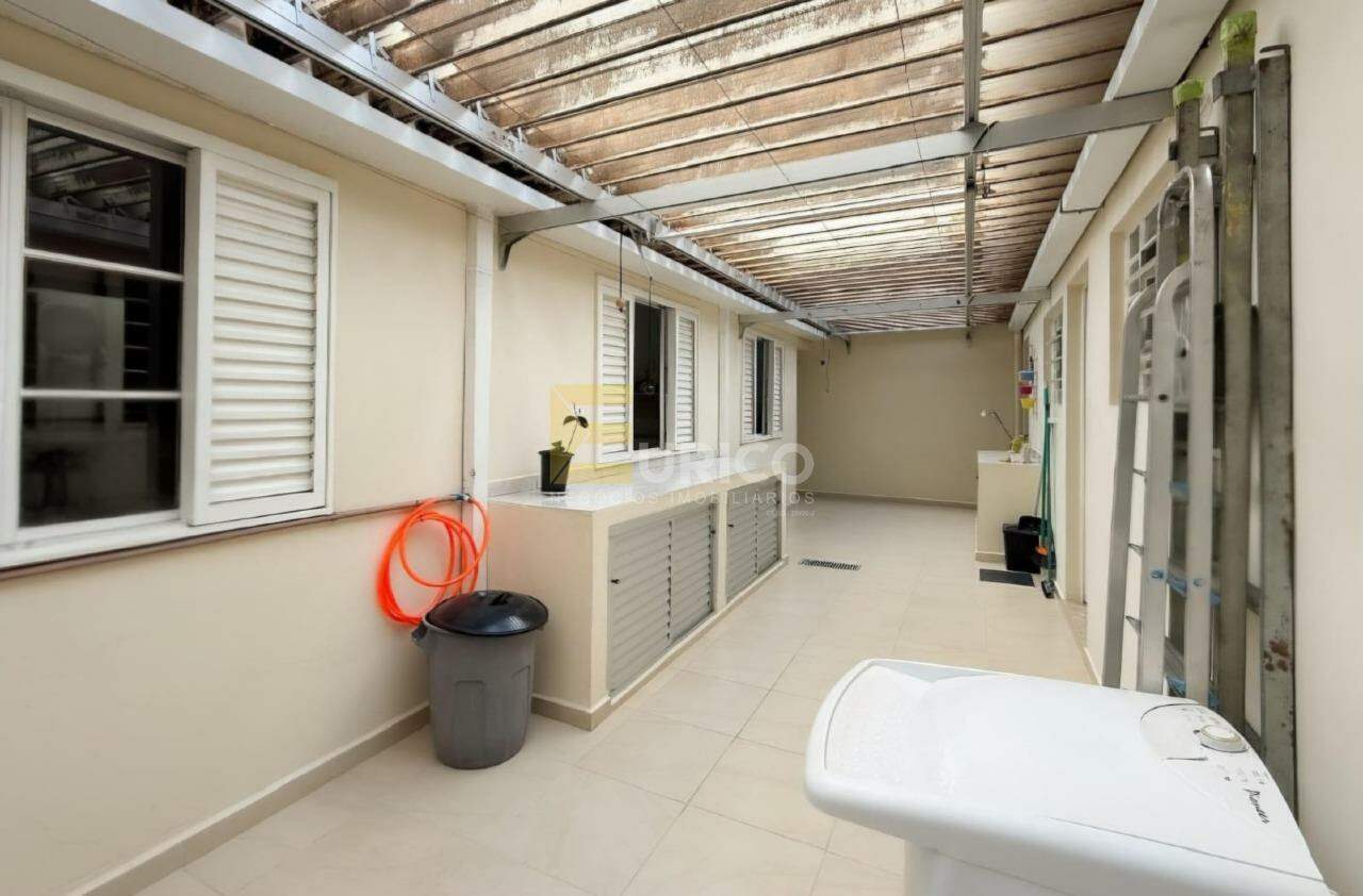 Casa à venda no PARQUE DAS COLINAS em Valinhos/SP: 
