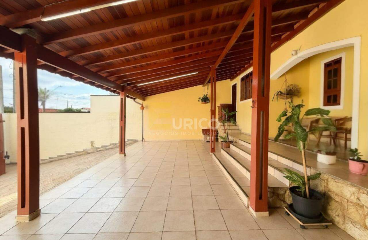 Casa à venda no PARQUE DAS COLINAS em Valinhos/SP: 