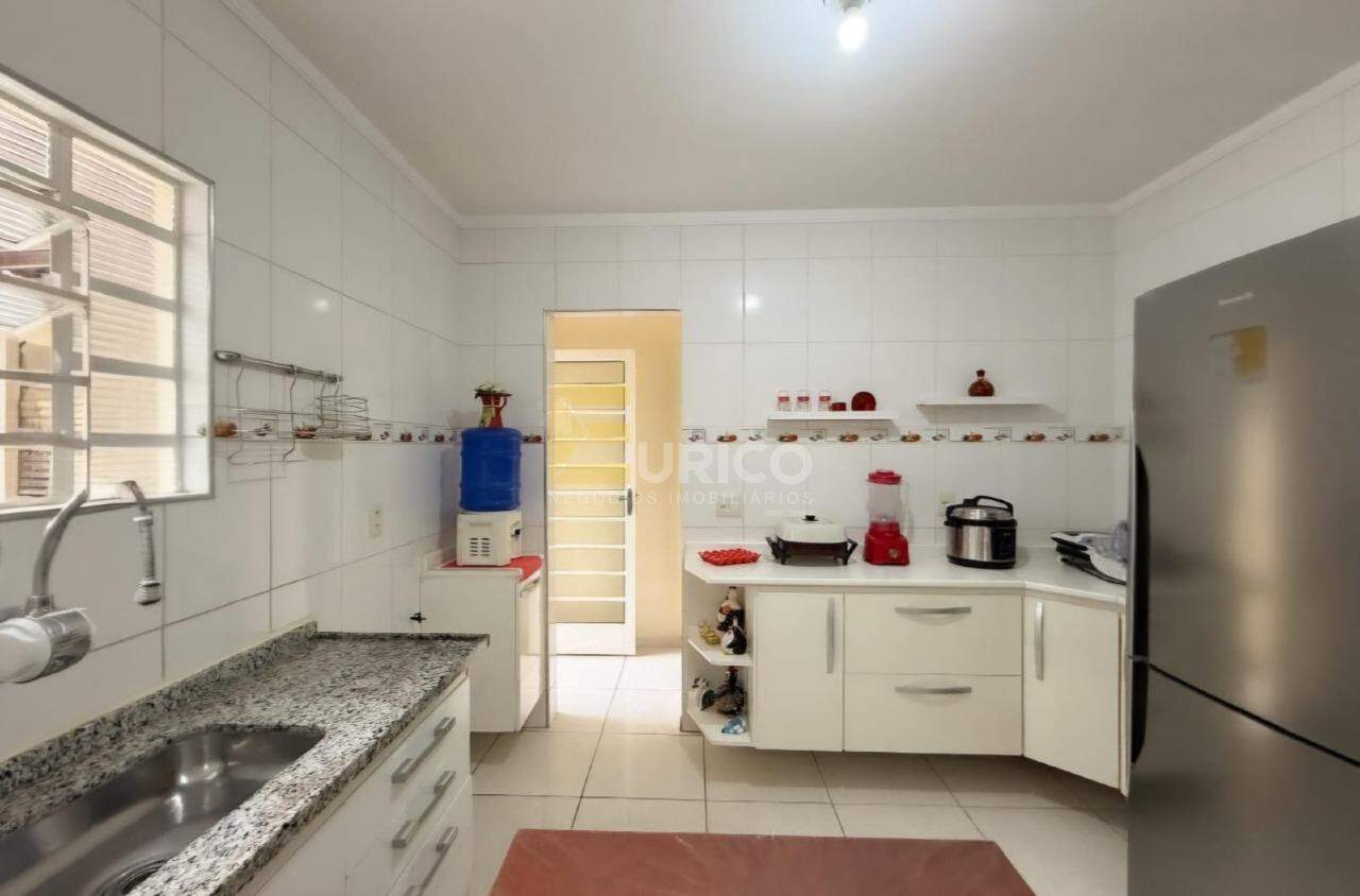 Casa à venda no PARQUE DAS COLINAS em Valinhos/SP: 
