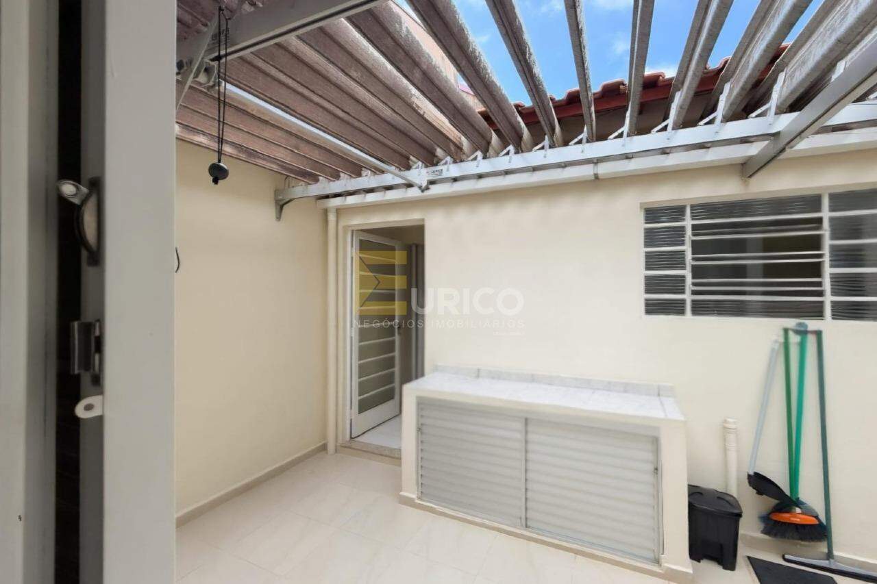 Casa à venda no PARQUE DAS COLINAS em Valinhos/SP: 