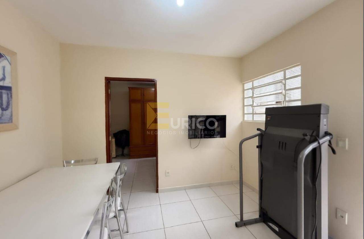 Casa à venda no PARQUE DAS COLINAS em Valinhos/SP: 