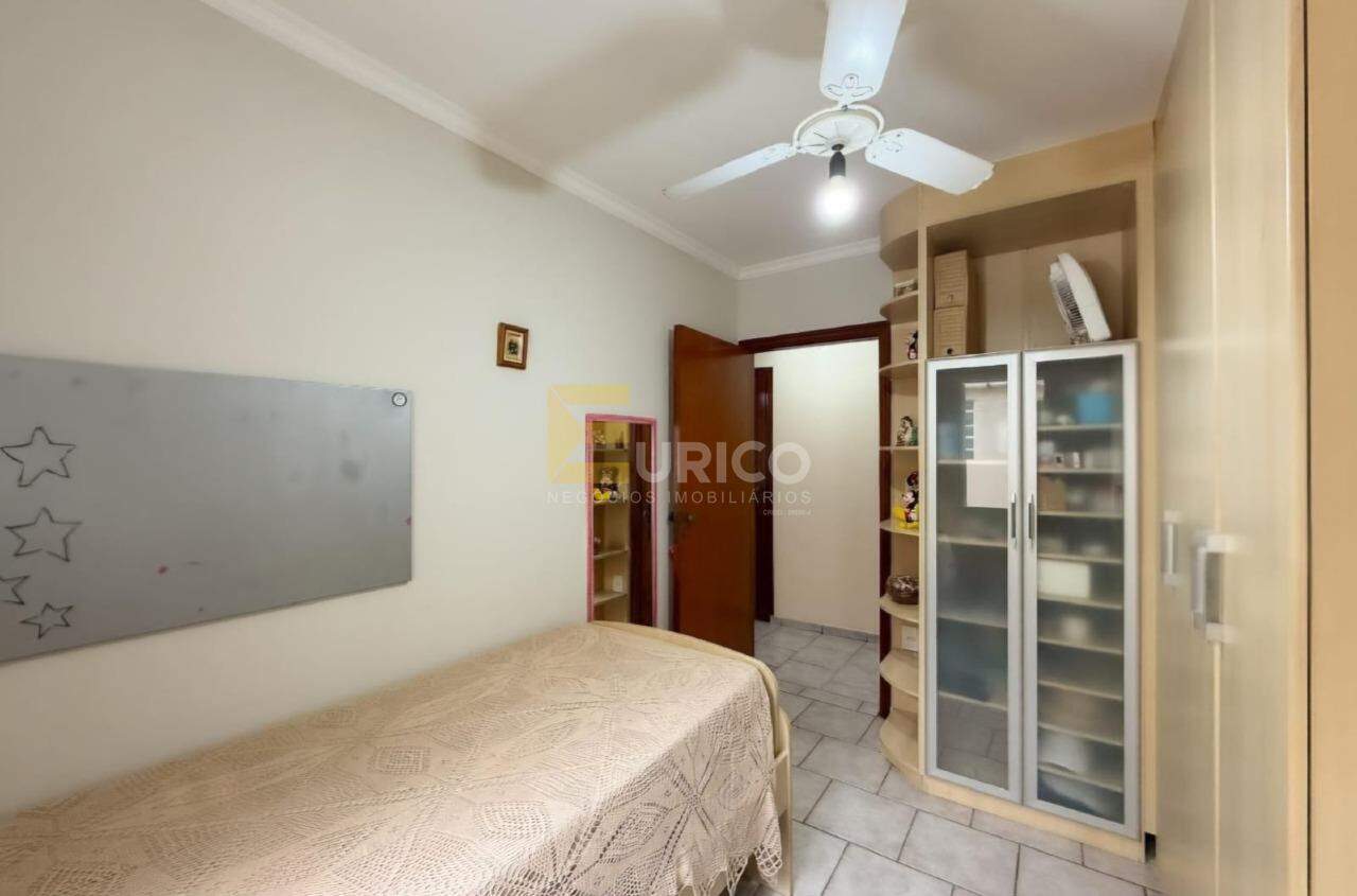 Casa à venda no PARQUE DAS COLINAS em Valinhos/SP: 