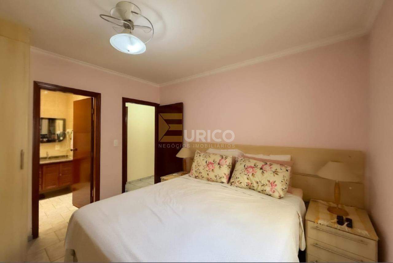 Casa à venda no PARQUE DAS COLINAS em Valinhos/SP: 
