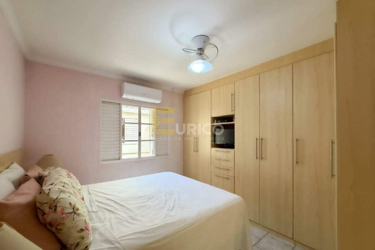 Casa à venda no PARQUE DAS COLINAS em Valinhos/SP: 