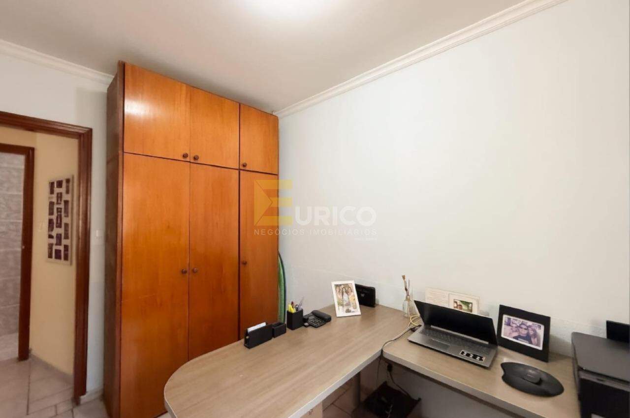 Casa à venda no PARQUE DAS COLINAS em Valinhos/SP: 