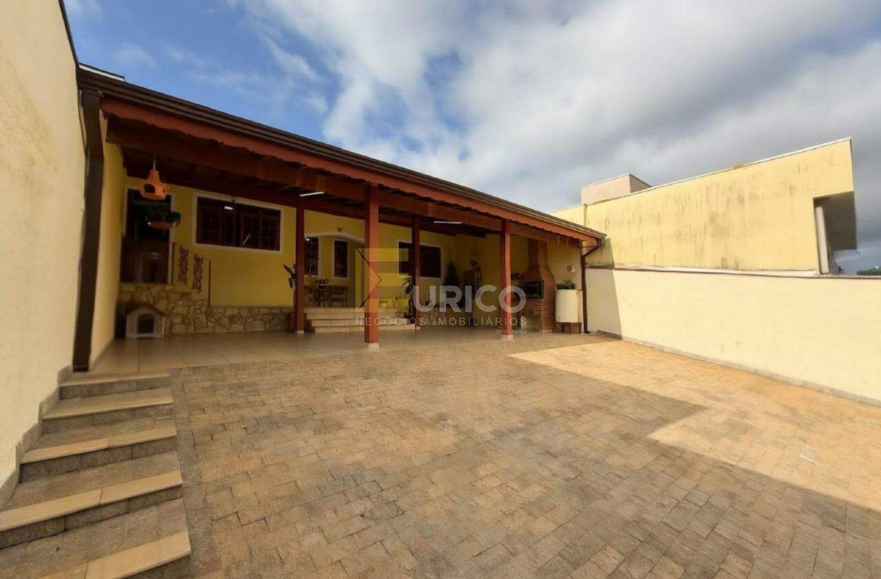 Casa à venda no PARQUE DAS COLINAS em Valinhos/SP: 