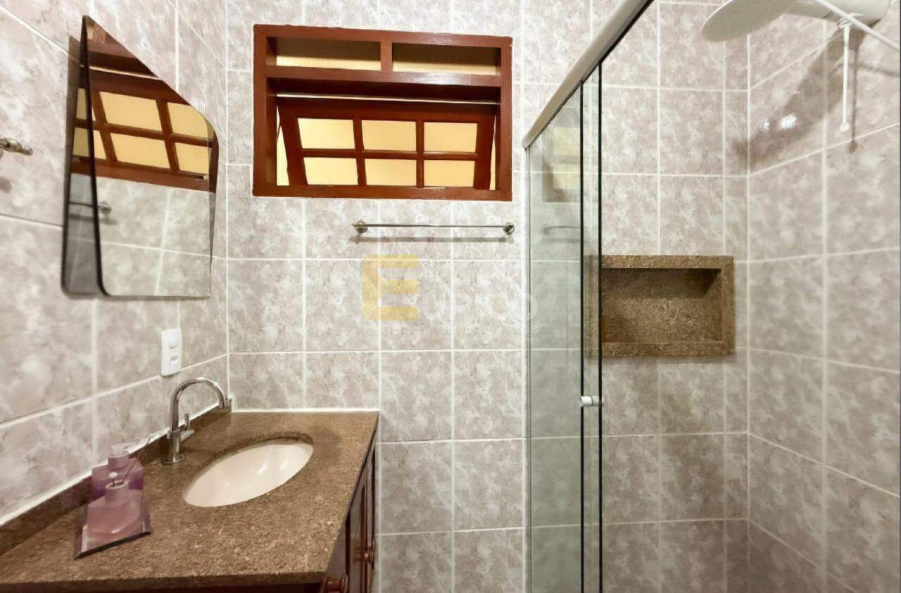 Casa à venda no PARQUE DAS COLINAS em Valinhos/SP: 