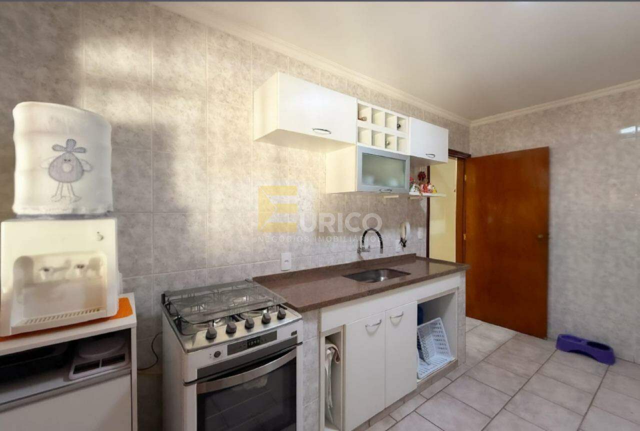 Casa à venda no PARQUE DAS COLINAS em Valinhos/SP: 
