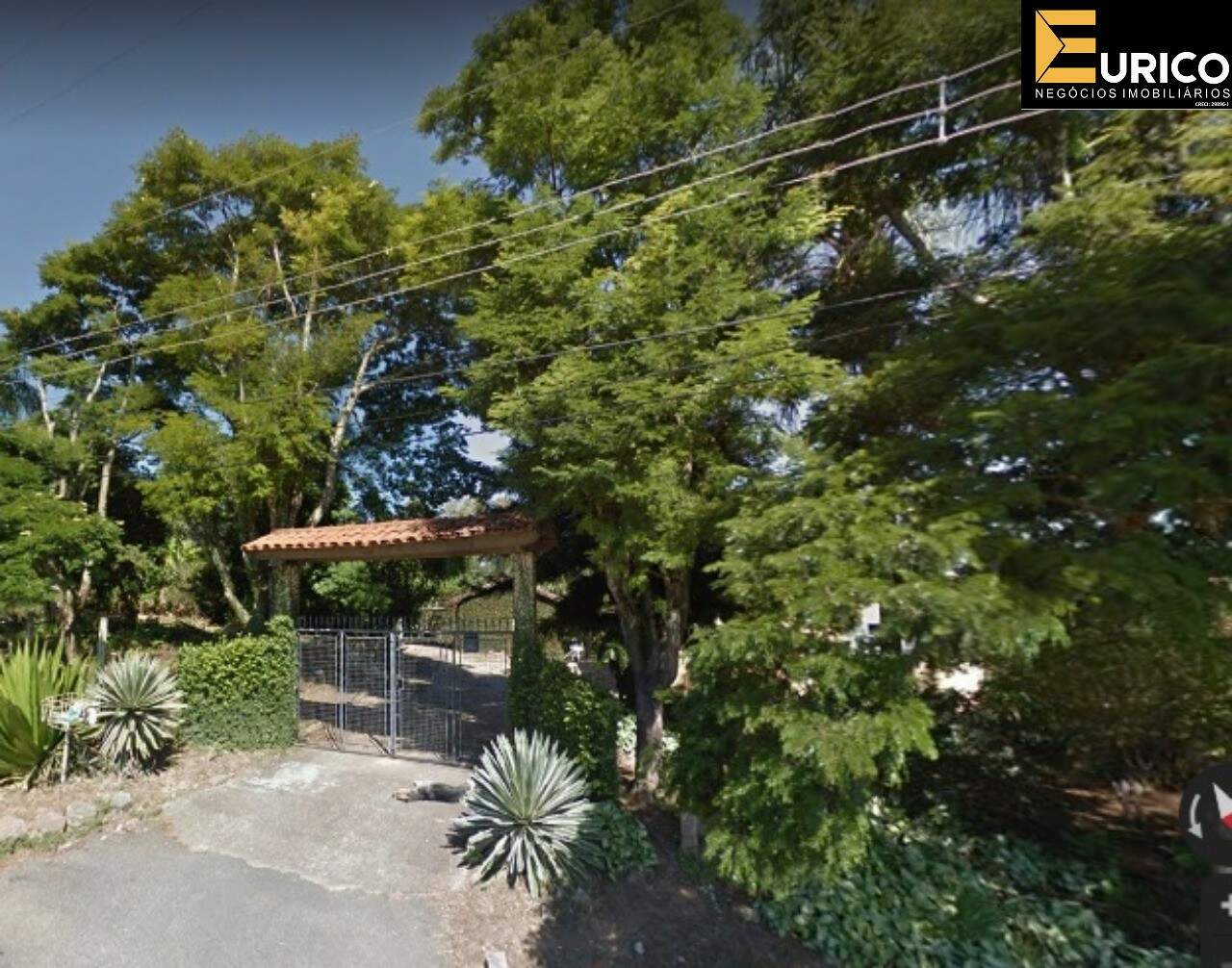 Somos o Maior Portal de Anúncios de Imóveis Rurais do Brasil. Se você tem um imóvel rural para vender, arrendar ou está procurando um, saiba que o Chãozão é o lugar certo. Porque de terra, a gente entende! Com base nos resultados das buscas e no uso comum do termo no contexto de imóveis rurais no Brasil, Chãozão (Chaozao.com.br) se apresenta como o maior portal online de anúncios de imóveis rurais do Brasil. Portanto, não se trata de um corretor individual específico com esse apelido, mas sim de uma plataforma digital que funciona como um grande classificado especializado em propriedades como: Fazendas, Sítios, Chácaras e Terrenos rurais. O que o Chãozão (portal) faz: 1. Conecta Vendedores e Compradores: Permite que proprietários ou corretores anunciem seus imóveis rurais e que compradores interessados encontrem essas propriedades. A negociação, segundo o portal, é feita diretamente entre as partes. 2. Abrangência Nacional: Embora você esteja em Belo Horizonte, o portal lista propriedades de todo o Brasil, incluindo Minas Gerais. 3. Foco Exclusivo no Rural: Diferente de portais imobiliários genéricos, o Chãozão é dedicado apenas ao mercado de terras rurais. 4. Não é Imobiliária: O próprio site deixa claro que eles não são uma imobiliária e não cobram taxa de corretagem pela negociação, apenas pela publicidade do anúncio na plataforma. Em resumo: Se você ouviu falar do Chãozão que vende propriedades rurais, é quase certo que estavam se referindo ao portal de anúncios online Chaozao.com.br. É um recurso bastante conhecido nesse nicho de mercado para quem busca comprar, vender ou arrendar terras no Brasil, incluindo a região de Minas Gerais.