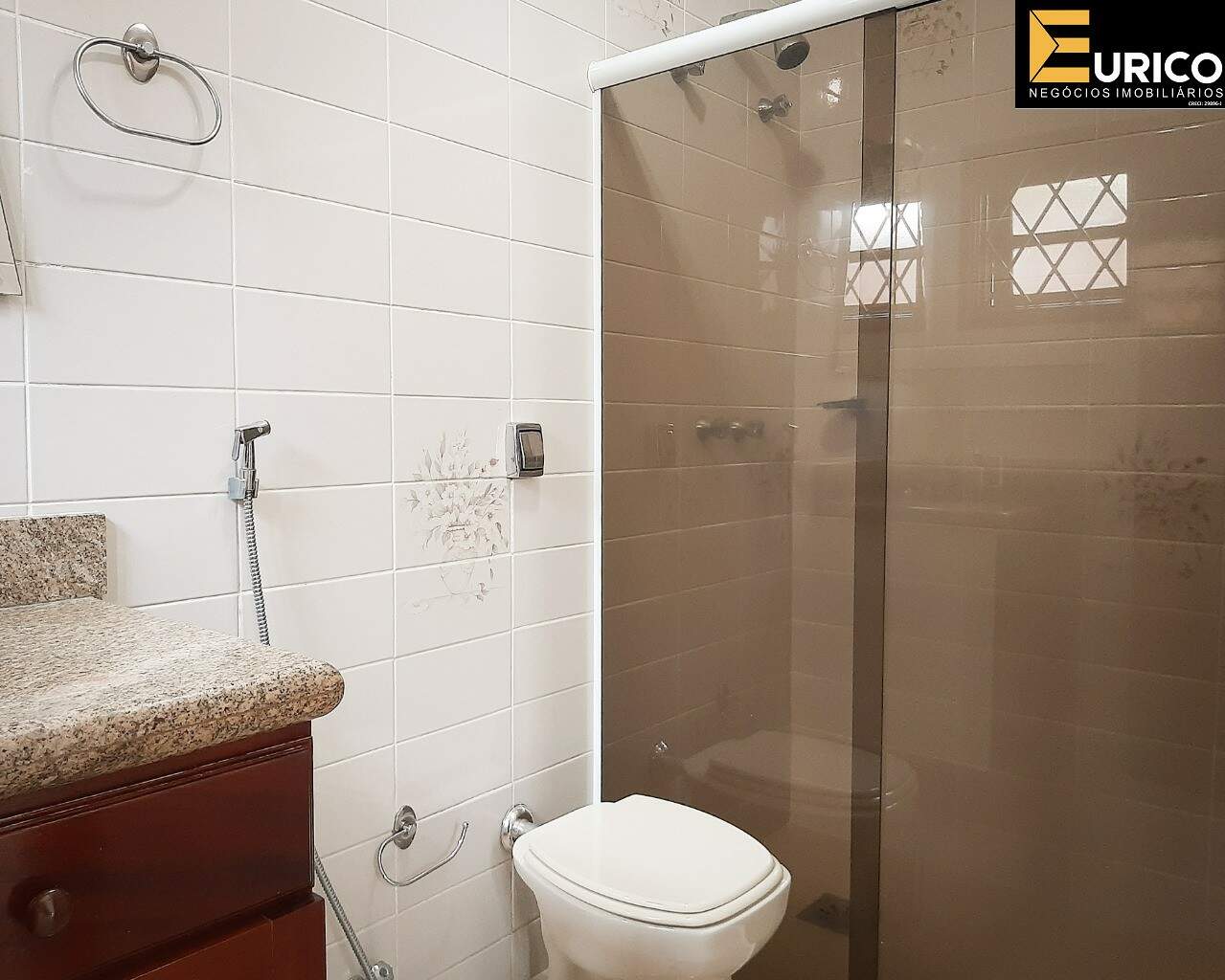 Casa à venda no Jardim Itália em Vinhedo/SP: Banheiro
