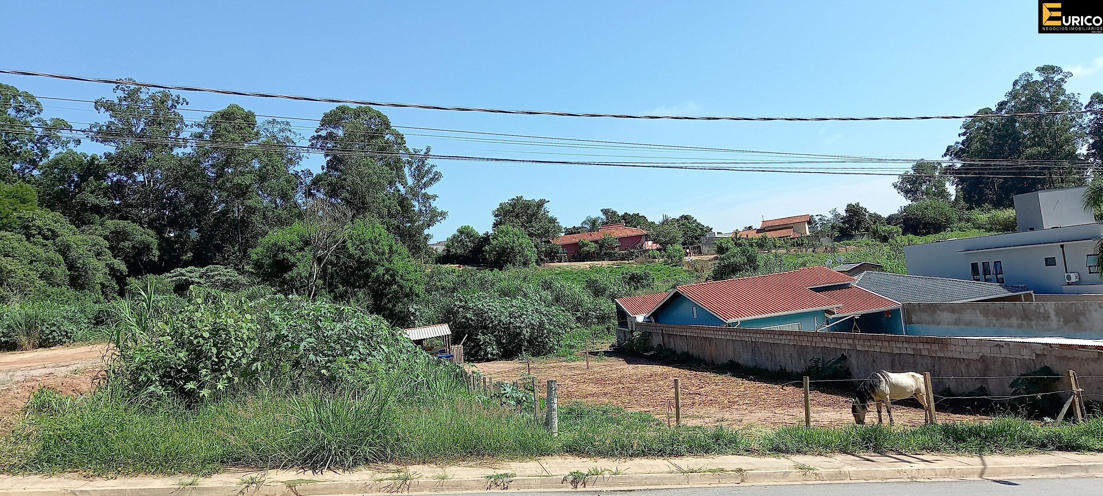 Terreno à venda no Pinheirinho em Vinhedo/SP: 1.250m² ( área do cavalo e área verde)