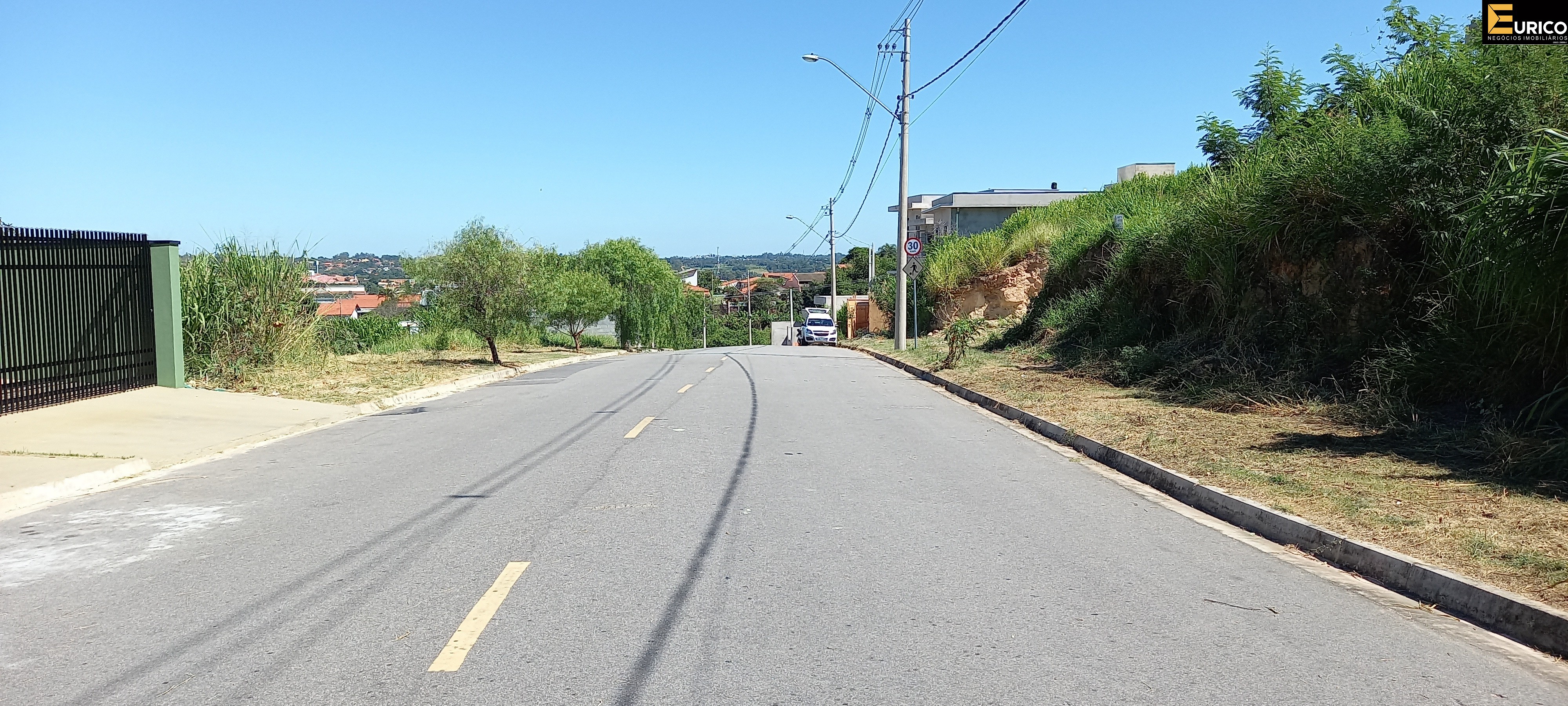 Terreno à venda no Jardim das Videiras em Vinhedo/SP: Foto 01