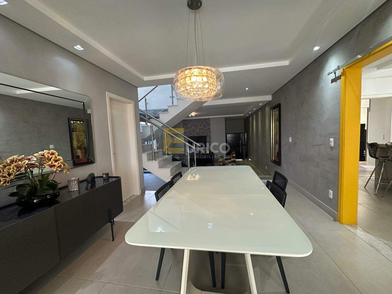 Casa em condomínio à venda no Condomínio Recanto dos Paturis em Vinhedo/SP: 