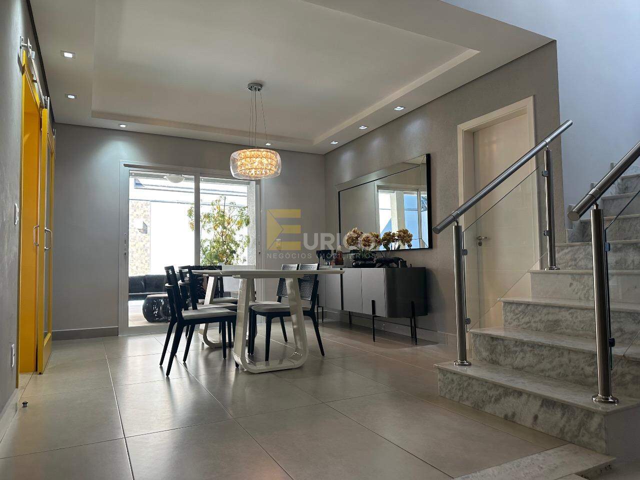 Casa em condomínio à venda no Condomínio Recanto dos Paturis em Vinhedo/SP: 