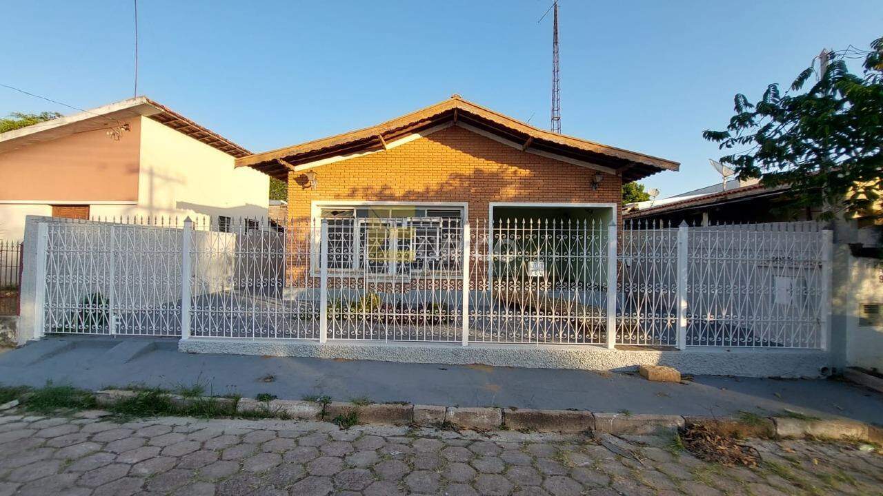 Casa à venda no Centro em Vinhedo/SP: 