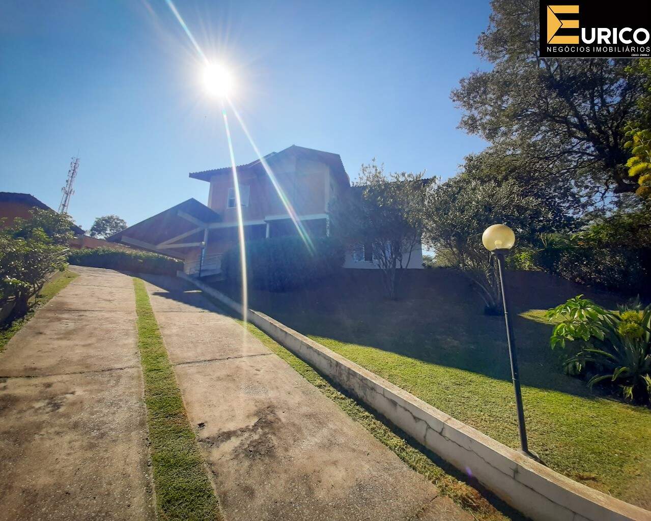 Casa em condomínio à venda no Condomínio Vale da Santa Fé em Vinhedo/SP: Foto 02