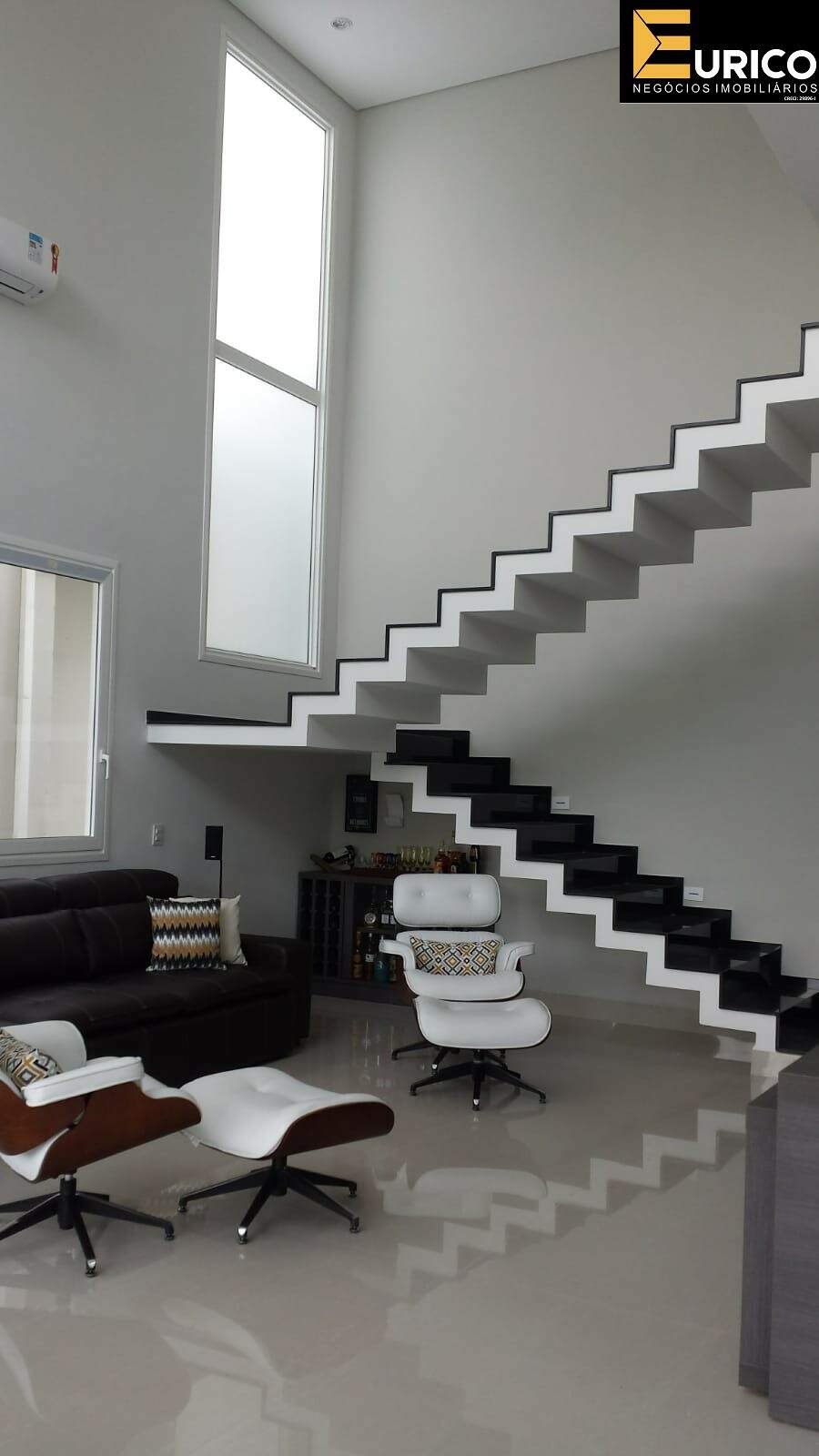 Casa à venda no Condomínio Recanto dos Paturis em Vinhedo/SP: Foto 01