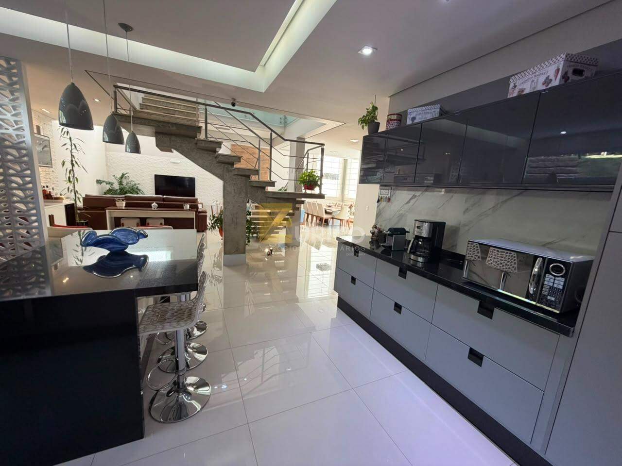 Casa em condomínio à venda no Condomínio Vila Hípica I em Vinhedo/SP: 