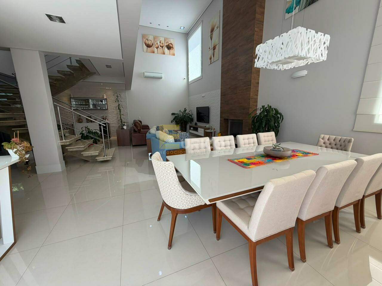 Casa em condomínio à venda no Condomínio Vila Hípica I em Vinhedo/SP: 
