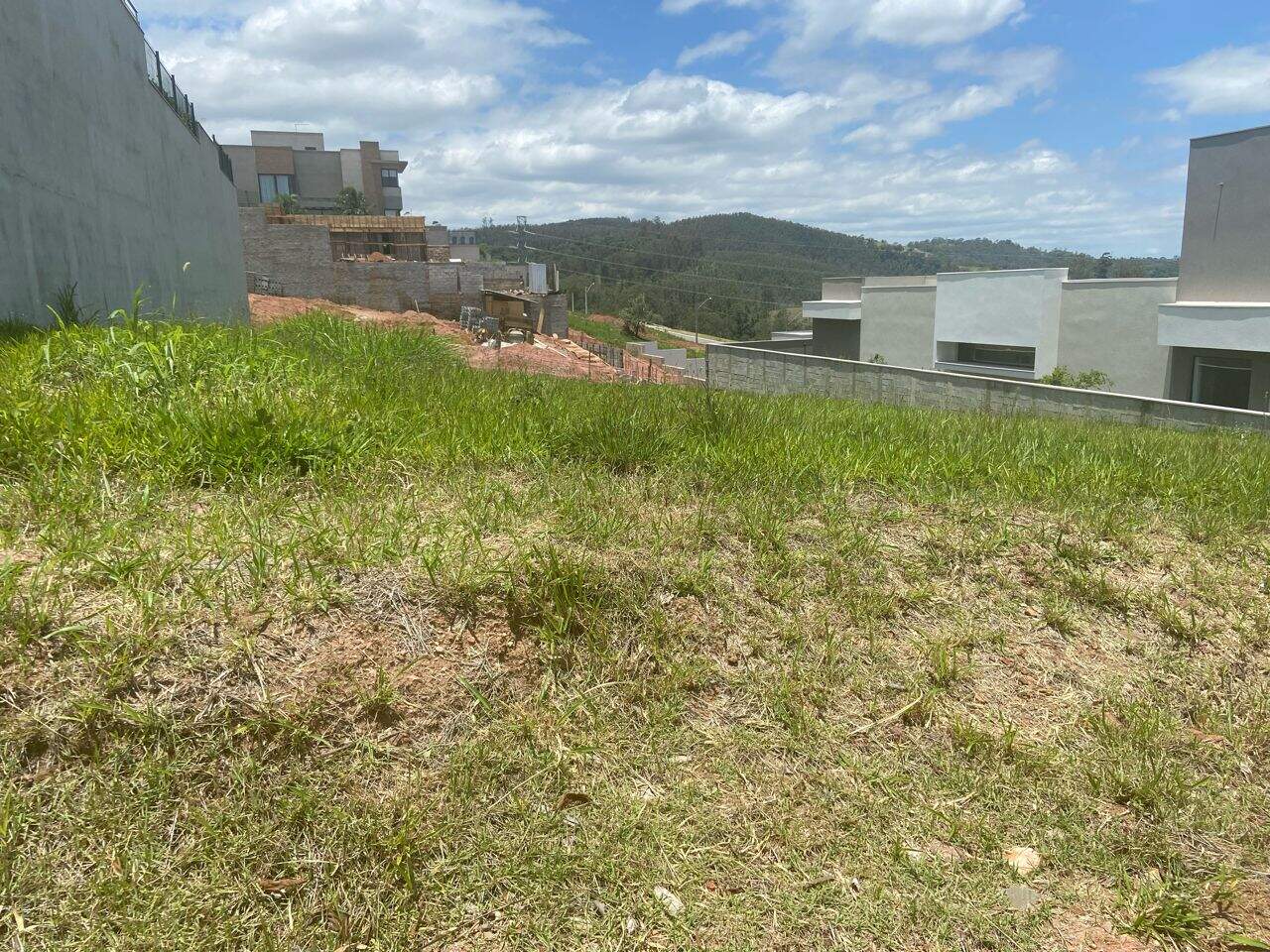 Terreno em Condomínio à venda no Condomínio Campo de Toscana em Vinhedo/SP: Foto