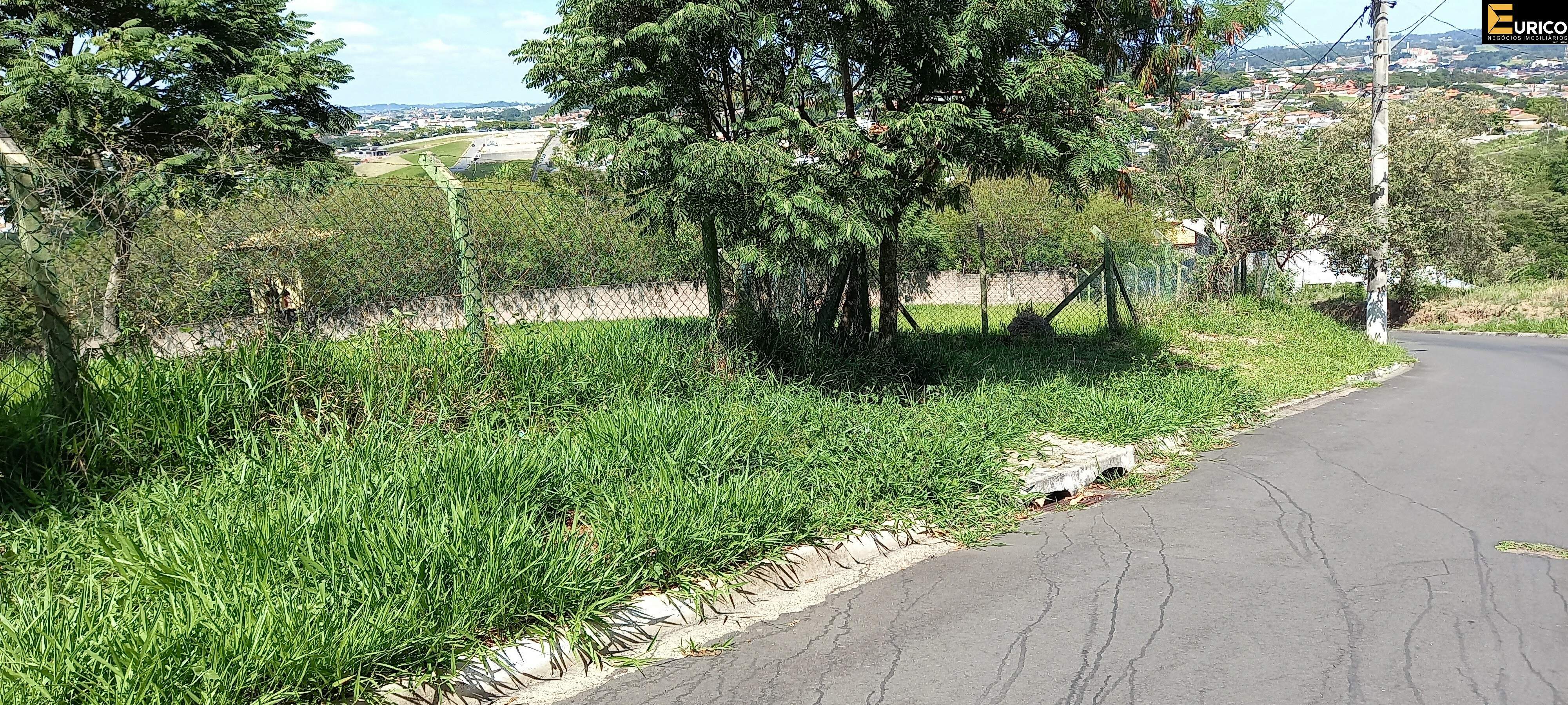 Terreno à venda no Bosque em Vinhedo/SP: Foto 01