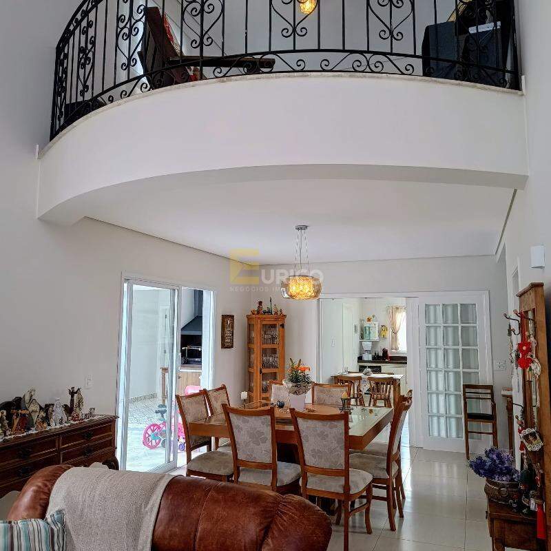 Casa em condomínio à venda no Bosque em Vinhedo/SP: 