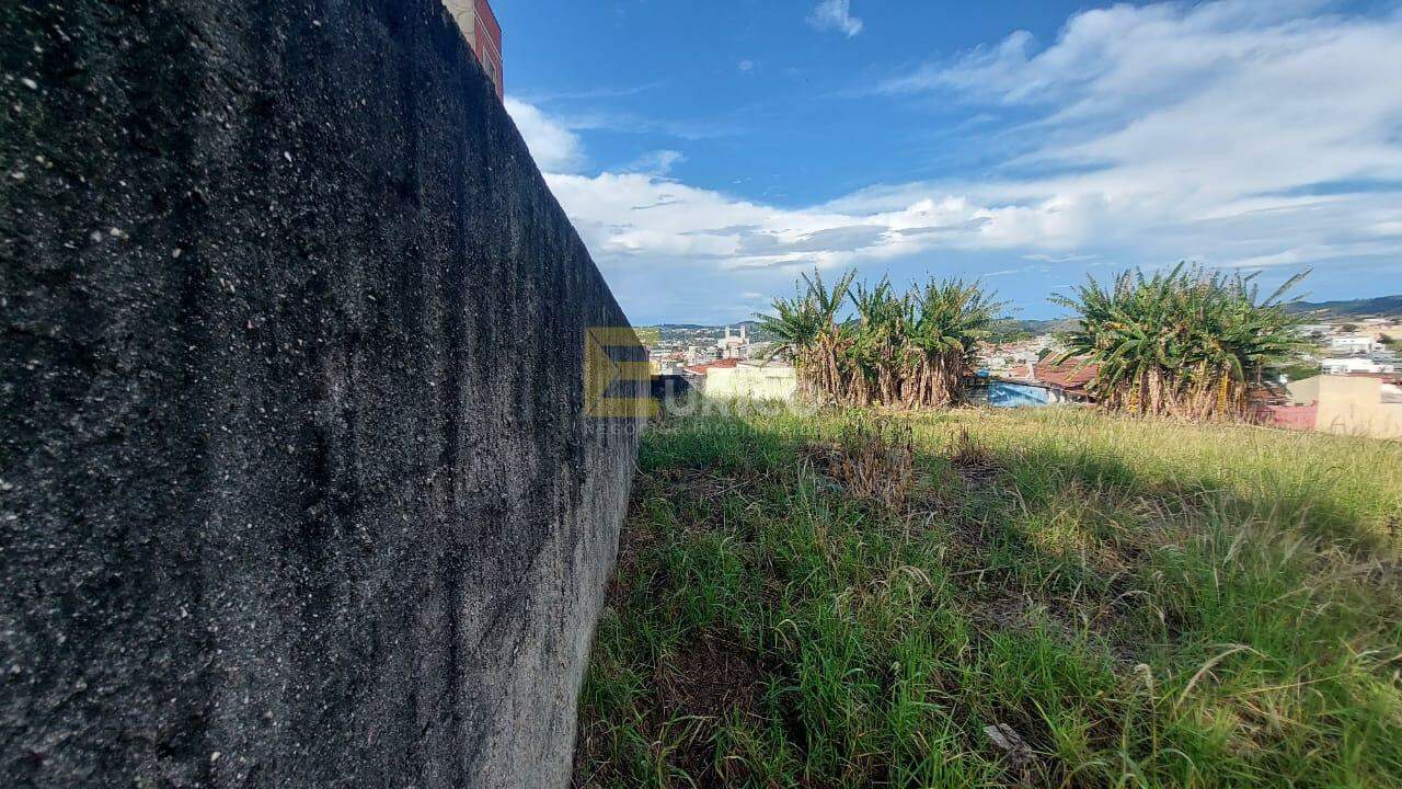 Terreno à venda no Jardim Itália em Vinhedo/SP: 